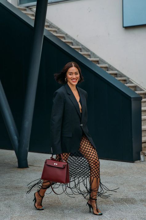 black women dresses Fashion Week Outfit, Street Style Edgy, Looks Street Style, Looks Black, Festival Looks, Street Style Inspiration, Looks Chic, Cool Street Fashion, Fashion Week Street Style