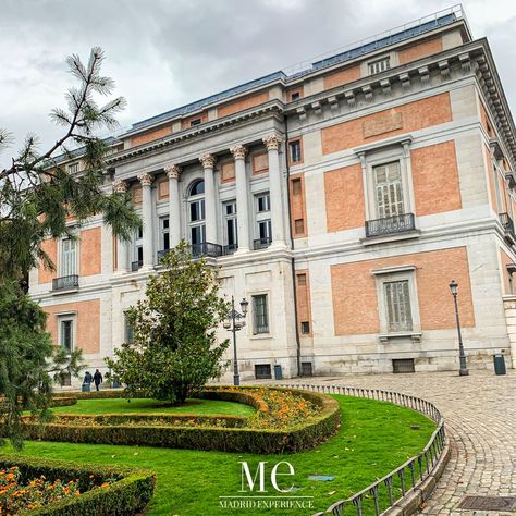 🤩 Museum and School of Teachers: ➡️ The Prado Museum. This great collection that began as a collection of the 👑👑kings of Spain. Today it is perhaps the most important painting 🖼🌏museum in the world. #museodelprado #museum #thepradomuseum #kings #spain #collection #luxury #madrid #madridexperiences #experiences #places #school #teachers #art #painting #fyp #viral #España. Prado Museum, Painting Museum, The Kings, Madrid, Spain, Art Painting, House Styles, The World