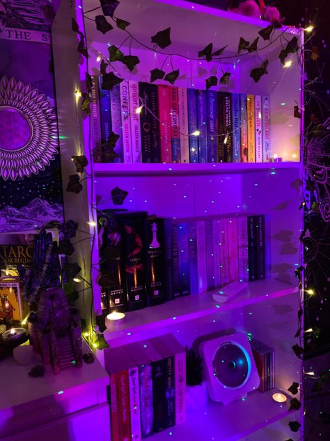 Room Ideas Aesthetic Cozy Purple, Bookshelf Inspo Bedroom, Purple Themed Room, Room Ideas Aesthetic Purple, Purple Bookshelf, Library Bedroom Aesthetic, Witchy Bookshelf, Witchcore Room, Fairy Lights Bedroom Wall Book Shelves