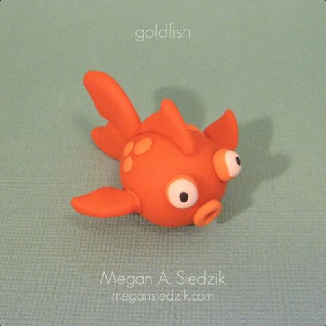 Plasticine Ideas, Polymer Clay Fish, Easy Clay Sculptures, Clay Fish, Clay Magnets, Diy Air Dry Clay, Clay Diy Projects, Polymer Clay Animals, Polymer Crafts