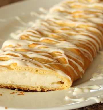 Easy Cheese Danish, Cheese Danish Recipe, Cream Cheese Crescent Rolls, Cream Cheese Danish, Cheese Danish, Crescent Roll Recipes, Easy Cheese, Danish Food, Crescent Roll Dough