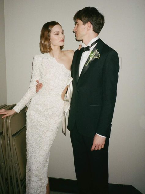 Lanvin Wedding Dress, Elegant Veils, Lanvin Dress, Wedding Couple Photos, Rehearsal Dinner Dresses, Wedding Look, Lace Bridal Gown, Different Dresses, New Wedding Dresses