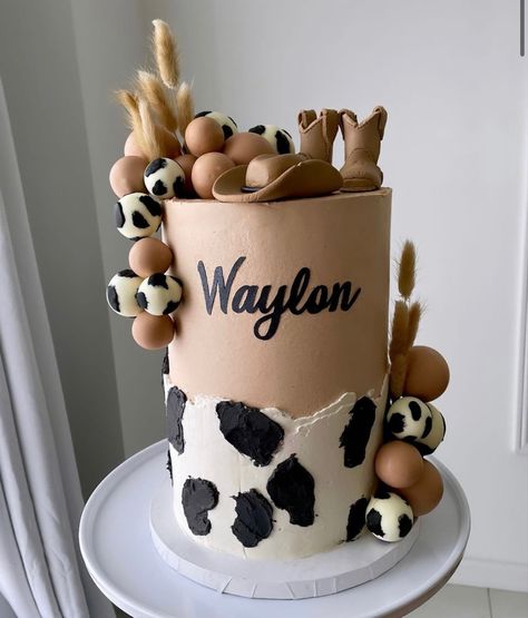 First Birthday Rodeo Cake, Rodeo Themed Desserts, First Rodeo Birthday Cake Boy, A Little Cowboy Is On His Way Cake, Rodeo Theme Birthday Cake, Western Baby Shower Cake For Boys, Rodeo Cakes For Boys, First Rodeo Birthday Boy Cake, Cow Themed Birthday Cake