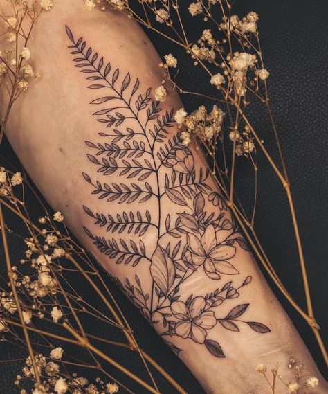 Fineline Fern Tattoo, Fern Flower Tattoo, Fern Hand Tattoo, Floral Cover Up Tattoo, Fineline Floral Tattoo, Fineline Flower Tattoo, Tattoo Fern, Wrapped Around Arm Tattoo, Natur Tattoo Arm