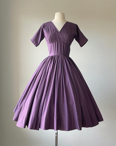 Purple Vintage Dress, Vintage Purple Dress, Purple Vintage, Vintage 1950s Dresses, Dress Purple, 1950s Dress, 1950s Fashion, Vintage Dress, Clothing Brand