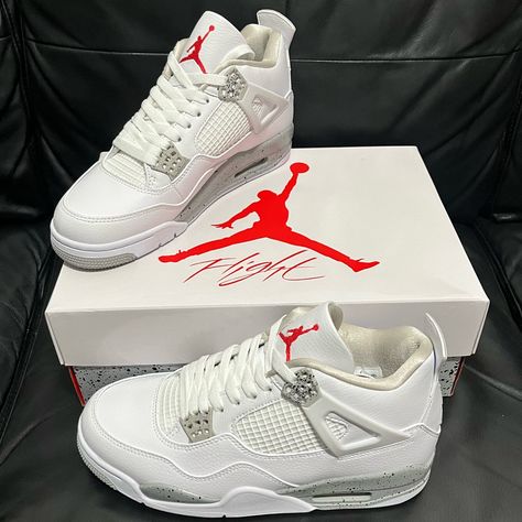 Air Jordan 4 Oreo Brand New Never Worn (9.5) Meeting In Brooklyn , Im Too Lazy To Type Something Else Oreo 4s Jordans, Air Jordan 4 Oreo, Jordan 4 Oreo, Zapatillas Nike Jordan, Cute Jordans, Jordan Shoes For Kids, Zapatillas Jordan Retro, Shoes Affordable, Nike Shoes Women Fashion