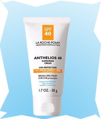 Reduce PMLE with this sunscreen - Check out ELLE.com for the scoop - Elle Polymorphic Light Eruption, Anthelios Sunscreen, La Roche Posay Sunscreen, Sun Allergy, Best Sunscreen, Celebrity Beauty Secrets, Heat Rash, Beauty Rules, Organic Sunscreen