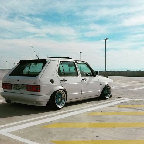 Mk1 Golf Modified, Vw Polo Modified, Dream Cars Audi, Vw Up, Vw Golf 1, Volkswagen Golf Mk1, Golf Stance, Vw Mk1, Stance Cars