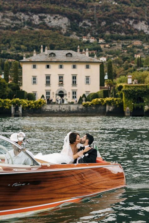 Santorini Wedding Venue, Boat Photoshoot, Riva Boat, Greece Italy, Destination Wedding Italy, Athens Wedding, Boat Wedding, Como Wedding, Wedding In Italy