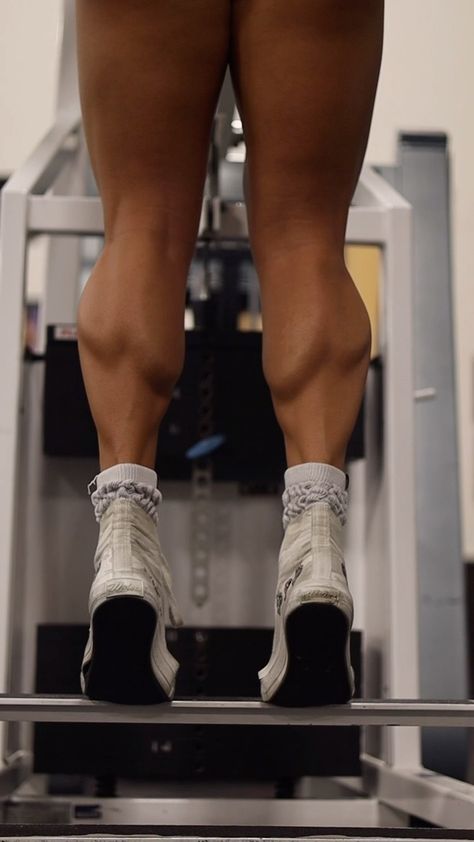 fully leaning in to the calves content at this point. 🤞🏻🤞🏻🤞🏻 u skipped them today didn’t you. | Instagram Muscular Calves Women, Calves Women, Dream Gym, Big Calves, Muscular Legs, Lean Legs, Strong Legs, Calf Muscles, 2025 Vision