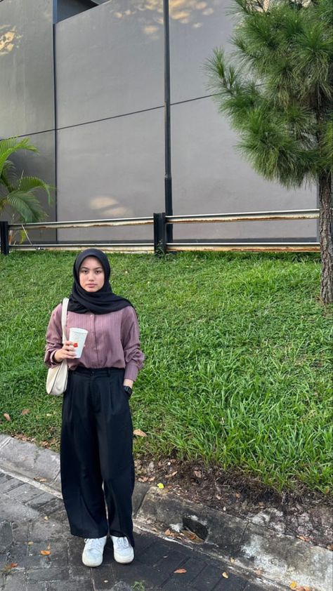 Outfit Kuliah Hijab, Outfit Celana Kulot, Outfit Kulot, Outfit Hijab Simple, Kulot Pants, Outfit Ngampus, Stylish Outfits Casual, Outfit Hijab Casual, Ootd Hijab Casual