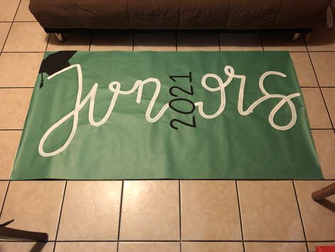 Junior Poster Ideas, Junior Class Posters, Junior Posters, Basketball Poster Ideas, Spirit Posters, School Spirit Posters, Pep Rally Games, Rally Games, Pep Club