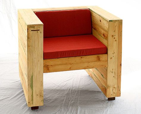 Pallet wood armchair by Redolab brings rustic charm to interiors Pallet Chairs Indoor, Recycled Pallet Furniture, Unique Chairs Design, Cottage House Designs, Pallet Barn, Wood Armchair, Pallet Chair, Upcycle Ideas, Indoor Chairs