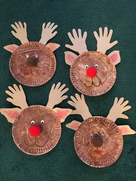 Preschool Christmas Crafts Reindeer, Handprint Reindeer Crafts For Kids, Paper Plate Reindeer Craft, Reindeer Paper Plate Craft, Reindeer Crafts For Toddlers, Paper Plate Reindeer, Reindeer Handprint, Preschool Christmas Activities, Christmas Preschool