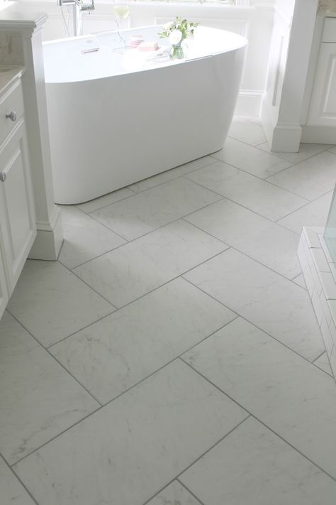 Marble Bathroom Floor, Bad Inspiration, Bath Tiles, Master Bath Remodel, Bathroom Floor Tiles, Marble Bathroom, Bathroom Renos, Bathroom Floor, Bathroom Remodel Master