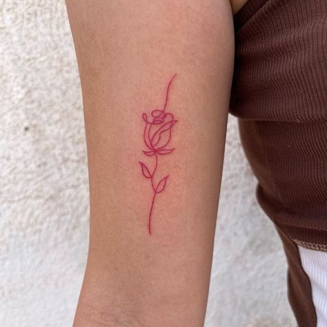 Rose Tattoo Tattoo Ideas On Hand, Rose Tattoo On Hand, Hand Ideas, Rose Tattoo On Arm, Rose Tattoo Ideas, Rosa Color, Rose Hand Tattoo, Tattoo On Hand, Rose Tattoos For Women