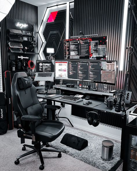 Fabian Zelaya (@fabianzelayahn) • Instagram photos and videos Computer Room Setup, Games Room Inspiration, Computer Gaming Room, Computer Desk Setup, Office Interior Design Modern, Home Studio Setup, Desktop Setup, Gaming Setups, Bedroom Setup