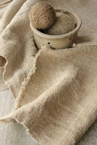 Tela de lino, fibra natural de color terroso Antique Fabrics, Shades Of Beige, Linens And Lace, Antique Linens, Linen Textile, Back To Nature, French Linen, Vintage Textiles, A Bowl