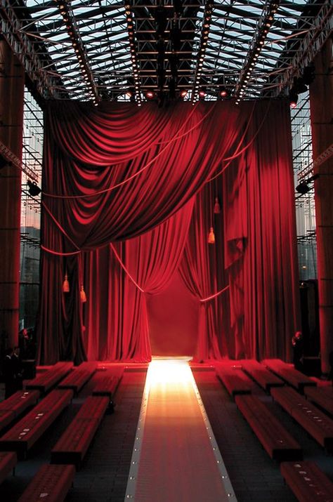 Red stage curtains                                                                                                                                                                                 More Conception Scénique, Red Velvet Curtains, Stage Curtains, Stage Set Design, Stage Backdrop, Theatre Design, Theatre Set, Stage Set, Scenic Design