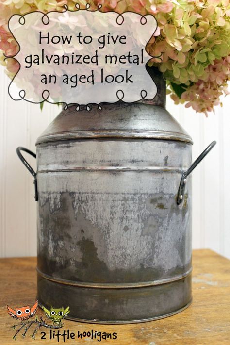 How to give galvanized metal an aged look ... 2littlehooligans Paint Styles, Painting Pots, Craft Therapy, Unique Planters, Galvanized Decor, Faux Rust, Black Smith, Vet Clinic, Aging Metal