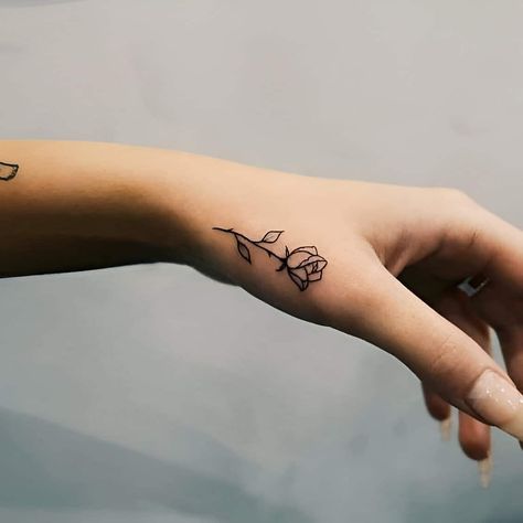 Birthday Hand Tattoo, Small Side Of Hand Tattoos, Rose Thumb Tattoo, Tattoo On Side Of Hand, Kundalini Tattoo, Rose Tattoo On Side, Tattoo Main, Middle Finger Tattoos, Thumb Tattoos