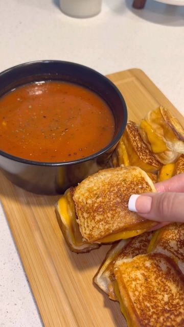 Cici Soriano on Instagram: "Mini Grilled Cheese 🧀🍞🧡  #grilledcheese #kingshawaiian #gameday #appetizers #food #soup #easyrecipes #lunch #lunchbox" Mini Grilled Cheese, Gameday Appetizers, Grill Cheese, Cheese Appetizer, Food Soup, Football Party Food, Game Day Snacks, Cheese Appetizers, Football Party