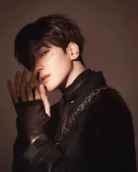 omg the covers!!!!! i have no words.... jeon wonwo, the high quality model!!! ─ 🌸; 210307 WAVES Magazine ┈ ❝ #wonwoo #wonu #원우… Won Woo, Seventeen Wonwoo, Seventeen Wallpapers, Pledis 17, Pledis Entertainment, K Idols, Dark Aesthetic, Kpop Idol, Seventeen