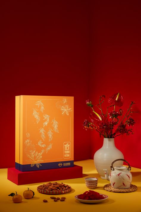 Fancy New Year 2023 - Packaging gift design on Behance Lunar New Year Packaging, New Year Packages, Beautiful Packaging Design, Human Migration, Diwali Photography, Chinese New Year Gifts, Moon Festival, Lace Bride, New Year Designs