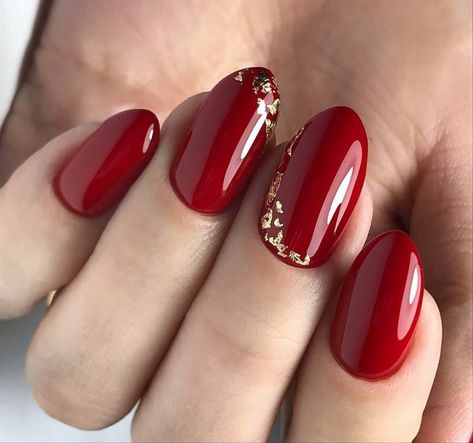 Red And Gold Manicure Ideas, Red Nail Designs For Wedding, Wedding Red Nails For Bride, Wedding Nails Red And Gold, Short Dark Red Nails With Glitter, Red Nails For Wedding Guest, Christmas Nails Elegant Red, Red Bride Nails, Wedding Nails Red For Bride