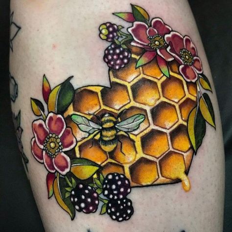 Honeycomb Tattoo Ideas, Bee Tattoos For Women, Bee And Honeycomb Tattoo, Bees Knees Tattoo, Comb Tattoo, Surgery Tattoo, Honey Bee Tattoo, Honeycomb Tattoo, Ufo Tattoo