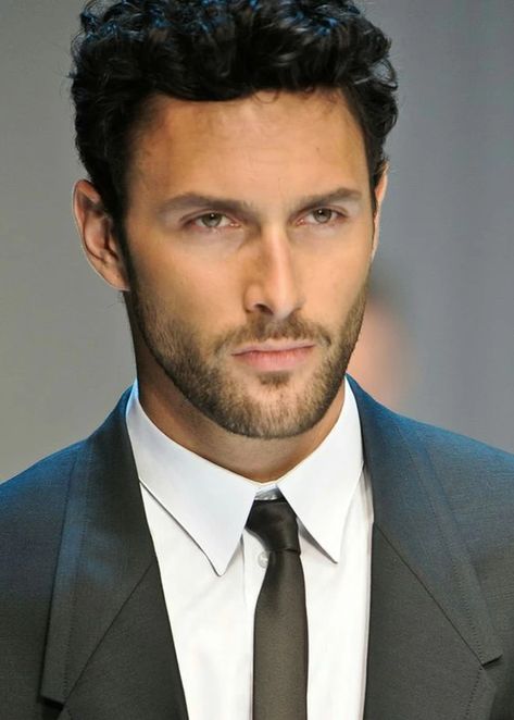 Male Models, Noah Mills, Jon Kortajarena, Canadian Men, Canadian Models, Celebrity Dads, Mode Masculine, Celebrities Male, Male Model