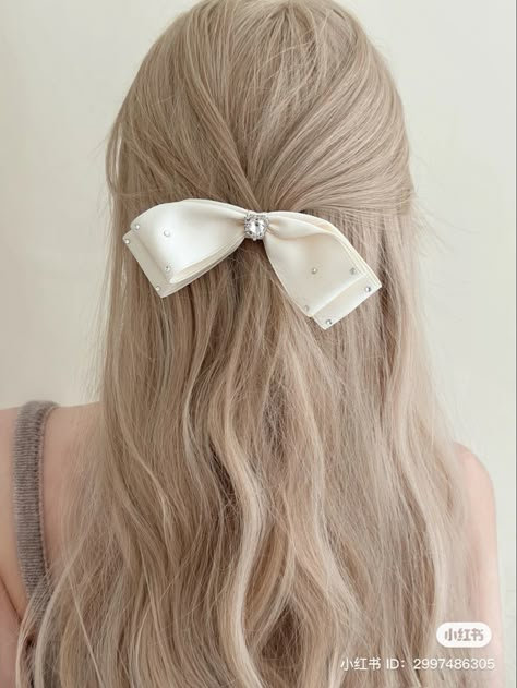 Lemon Blonde Hair, Brands Collaboration, Fairy Grunge Coquette, Angelic Style, Pop Up Events, Christmas Kawaii, Basic Hairstyles, Niche Fashion, Pastel Outfits