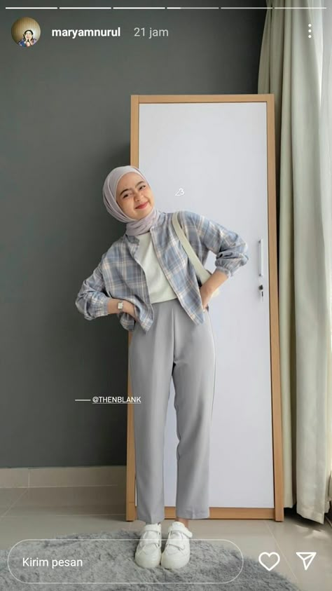 Ootd Ngampus, Korean Style Hijab, Outfit Ngampus, Haircut Selfie, Photo Hijab, Outfit Hijab Casual, Ootd Hijab Casual, Cute Hairstyle, Muslim Outfits Casual