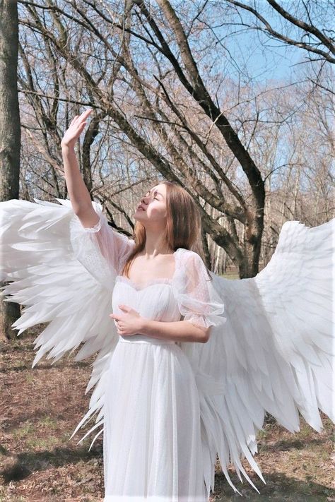 Angle Dress Costume, Big Angel Wings, Biblically Accurate, Winged Girl, Angel Energy, Fashion Angels, Angel Costume, Angel Aesthetic, Poses Reference