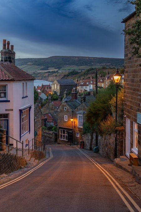 Robin Hood Bay, Yorkshire (Photo by Dave Z) Pueblos Aesthetic, Fairy Cottage Aesthetic, Robin Hoods, Country Living Uk, Robin Hoods Bay, Cottage Aesthetic, English Village, Yorkshire England, London Photos