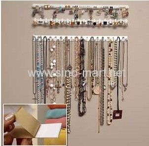 jewelry organizing ideas Necklace Hanger, Jewelry Display Organizer, Jewelry Hooks, Wall Hanging Storage, Jewelry Wall, Jewelry Rack, Jewelry Hanger, Necklace Organizer, Earring Organizer