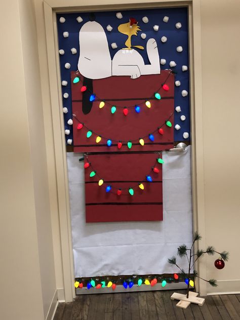 Holiday Classroom Doors, Winter Classroom Door, Diy Christmas Door Decorations, Door Decorations Classroom Christmas, Holiday Door Decorations, Classroom Christmas Decorations, Diy Christmas Door, Christmas Door Decorating Contest, Christmas Classroom Door