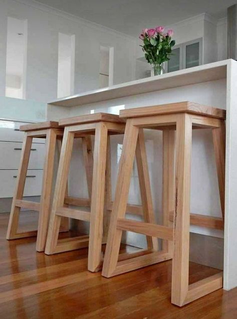 Bar Chairs Wooden, Diy Wooden Bar Stools, Diy Kitchen Stools, Wooden Bar Stools With Back, Stool Design Ideas, Wooden Stool Design, Barstools In Kitchen, Bar Stools Ideas, Kitchen Island Chairs