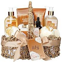 Self Skin Care, Spa Gift Baskets, Bath Gift Basket, Mothers Day Spa, Bath And Body Perfume, Body Perfume, Spa Basket, Baskets For Men, Spa Gift Set