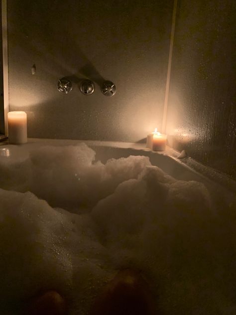 Bath Time Aesthetic Night, Aesthetic Baths Night, Bath Night Aesthetic, Bubble Bath Self Care, Late Night Bath Aesthetic, Showering Aesthetic Night, Romantic Bath Setup, Aesthetic Bath Pics, Shower At Night Aesthetic