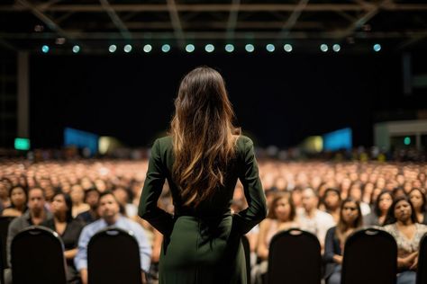 Business Woman Presenting, Woman Speaker Public Speaking, Women Speakers On Stage, Speaking In Front Of Audience, Public Speaker Aesthetic Women, Woman Public Speaking, Women Public Speaking, Public Speaker Aesthetic, Speaker On Stage