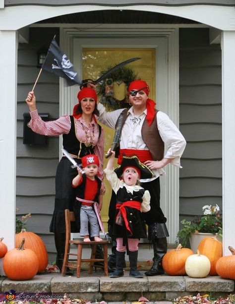 Vanessa: We ARRRR pirates! I, the mother, found my top, the dad's top and bottoms, the boy's top and bottoms and daughters top at the Goodwill! I made my husbands vest... Toddler Pirate Costumes, Diy Pirate Costume For Kids, Homemade Pirate Costumes, Pirate Halloween Party, Pirate Costume Kids, Pirate Costume Diy, Pirate Themed Birthday Party, Pirate Costumes, Pirate Themed Birthday