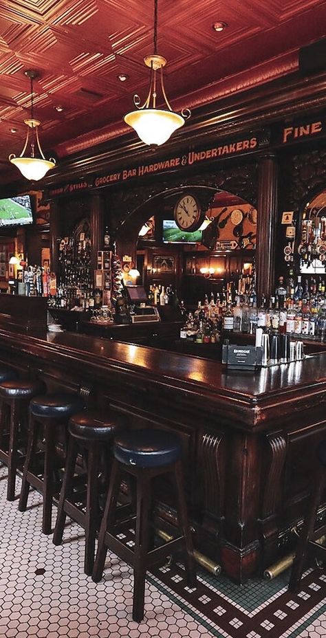 Pub Cocktails, Bar Pub Design, Irish Pub Interior Design, Pub Background, Pub Owner Aesthetic, Cozy Pub, English Bar, Pub Ideas, Pub Astethic