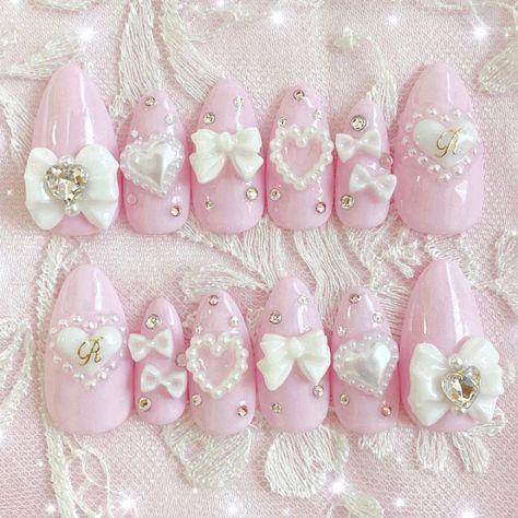 Simple Nail Charms, Pearl Nail Charms, Almond Kawaii Nails, Light Pink Nails With Charms, Jirai Nails, Nail Inspo Charms, Kawaii Pink Nails, Pink Kawaii Nails, Uñas Coquette