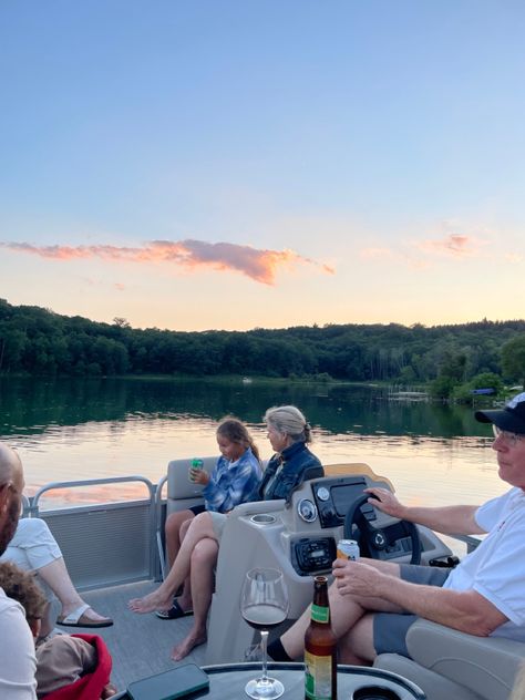 Boat Life Aesthetic Family, Family Lake House Aesthetic, Family Boat Day, Pontoon Boat Aesthetic, Family Boat Pictures, Family On Boat, Jordyn Core, Pontoon Boat Ideas, Boat Family