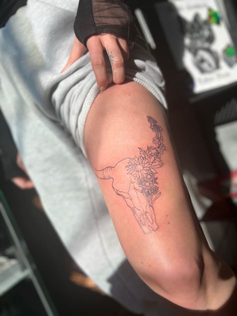 Longhorn Tattoo Flowers, Long Horn Tattoo With Flowers, Bull Skull Tattoo Above Knee, Half Sleeve Line Work Tattoo, Longhorn Tattoo Above Knee, Half Bull Skull Half Flower Tattoo, Longhorn Tattoo Thigh, Western Longhorn Tattoo, Texas Longhorn Skull Tattoo