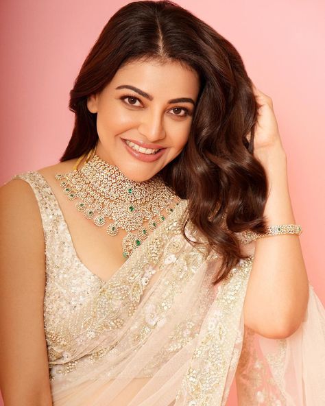 Kajal Agarwal Images, Parneeti Chopra, Bollywood Hairstyles, Kajal Agarwal, Bollywood Couples, Saree Photoshoot, Trendy Dress Outfits, December 17, Make A Person