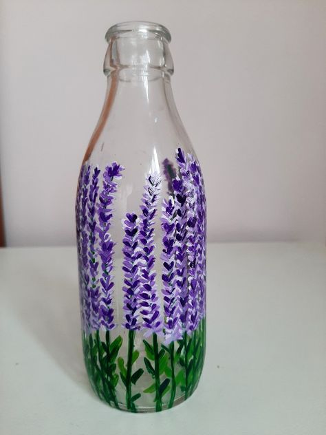 Glass Painting Ideas For Beginners, Bottle Art Design, Glass Bottle Decoration, Glass Painting Ideas, Bottle Decoration Ideas, Glassware Crafts, Painting Glass Jars, Painted Glass Bottles, Hand Painted Bottles