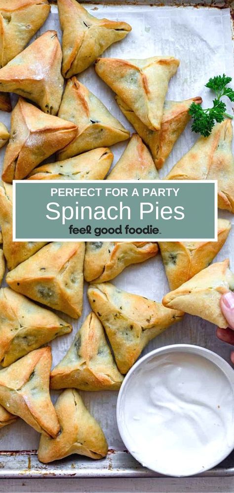 Spinach Pies Greek, Arabic Spinach Pie, Middle Eastern Spinach Recipes, Spinach Pies Lebanese, Fatayer Dough Recipes, Lebanese Spinach Pies, Spinach Hand Pies, Middle Eastern Snacks, Turkish Spinach Recipe