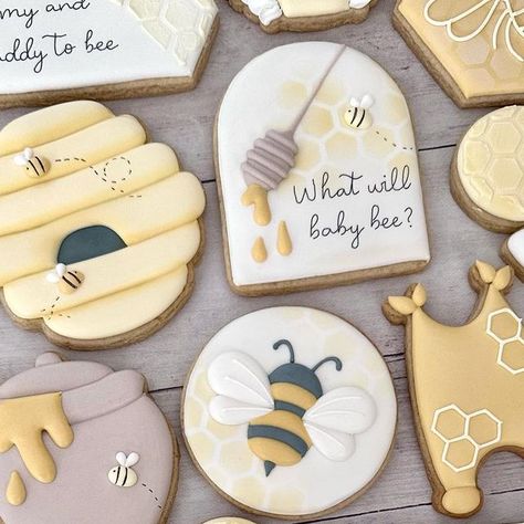 What Will It Bee Gender Reveal Cookies, What Will Baby Bee Cookies, Honeybee Gender Reveal, What Will It Bee Cookies, Bee Gender Reveal Cookies, Bee Baby Shower Cookies, Bee Theme Gender Reveal Party, Baby Bee Gender Reveal, Bee Themed Gender Reveal